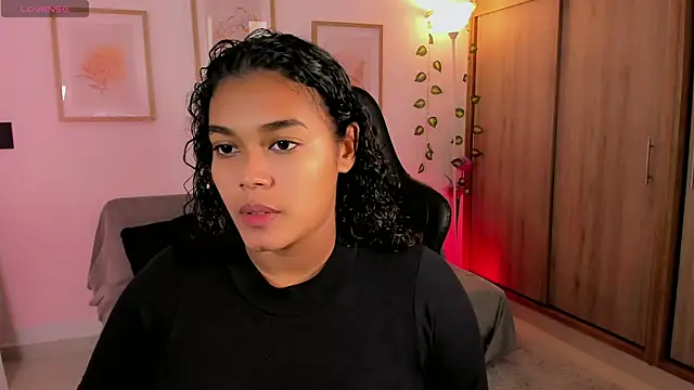 Snapshot of aleja_montiel__ chatting on June 4, 2026, 2:23 pm aleja montiel online show from June 4, 2026, 2:23 pm