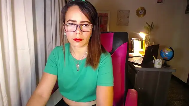 Snapshot of danielle_rose_1 chatting on March 17, 2026, 1:03 pm danielle rose 1 online show from March 17, 2026, 1:03 pm