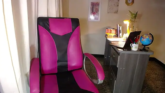 Snapshot of danielle_rose_1 chatting on March 31, 2026, 3:45 pm danielle rose 1 online show from March 31, 2026, 3:45 pm