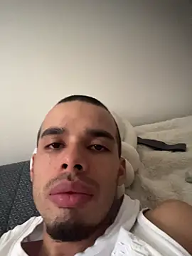 mateoleonee online show from January 5, 2026, 7:50 pm