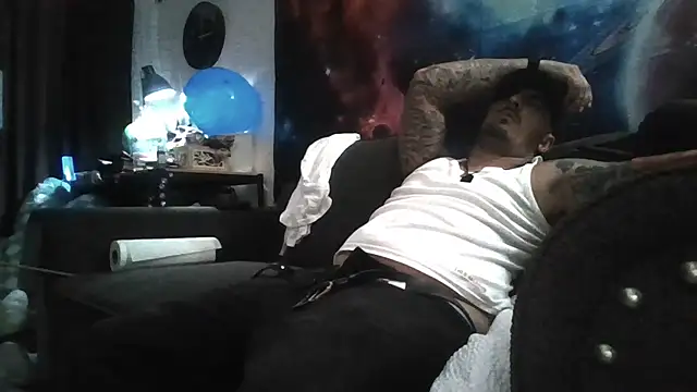 Snapshot of Antoniothedon chatting on June 13, 2026, 10:02 am Antoniothedon online show from June 13, 2026, 10:02 am