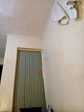 Snapshot of sexxylucia chatting on February 18, 2026, 12:56 pm sexxylucia online show from February 18, 2026, 12:56 pm