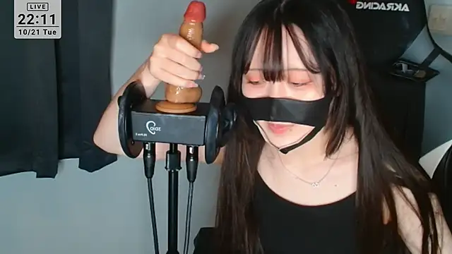 R18onesanASMR online show from October 21, 2025, 1:12 pm