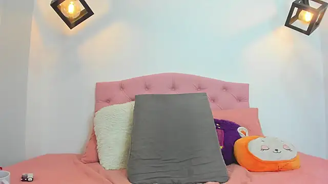 Ema Stone65 online show from December 4, 2024, 10:41 pm