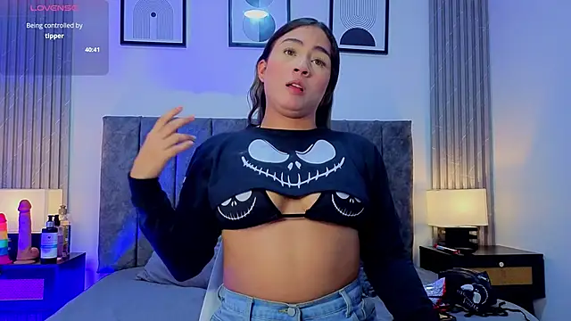 Ema Stone65 online show from September 22, 2025, 10:12 pm