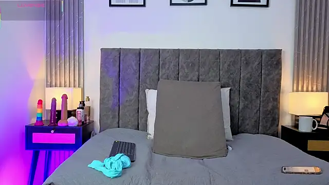 Ema Stone65 online show from November 15, 2025, 9:32 pm