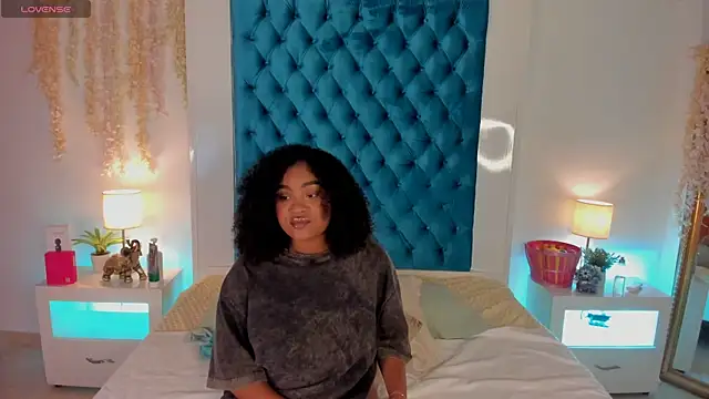 ohrianagibson online show from April 13, 2026, 10:26 pm