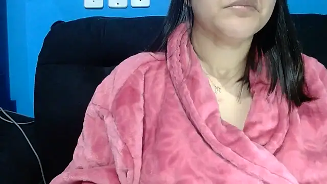 Snapshot of luckygirl111 chatting on June 10, 2026, 4:39 pm luckygirl111 online show from June 10, 2026, 4:39 pm