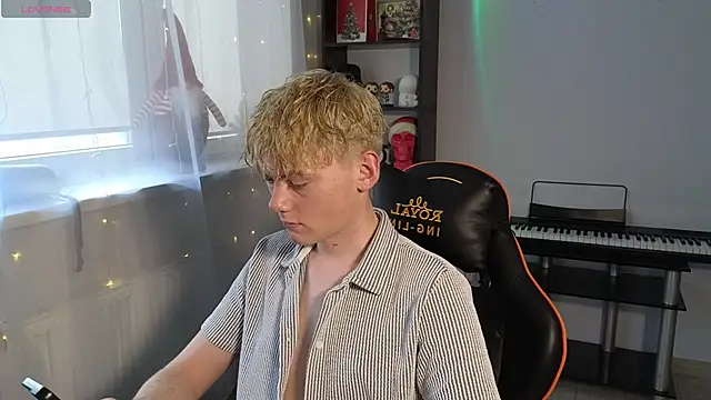 Keytaro online show from March 10, 2025, 2:16 pm