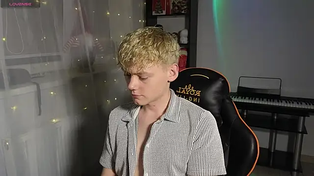 Keytaro online show from March 10, 2025, 5:29 pm