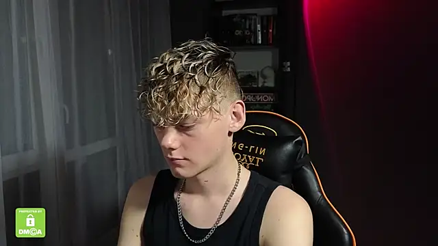 Keytaro online show from October 30, 2025, 10:43 pm