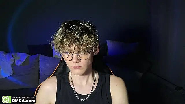 Keytaro online show from March 11, 2026, 8:26 pm