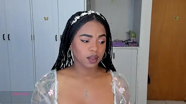 Snapshot of Marce_22 chatting on September 28, 2025, 1:44 am Marce 22 online show from September 28, 2025, 1:44 am