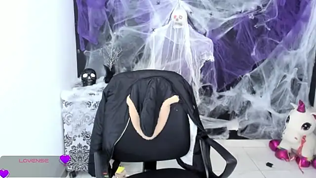 Snapshot of Marce_22 chatting on October 10, 2025, 11:26 pm Marce 22 online show from October 10, 2025, 11:26 pm