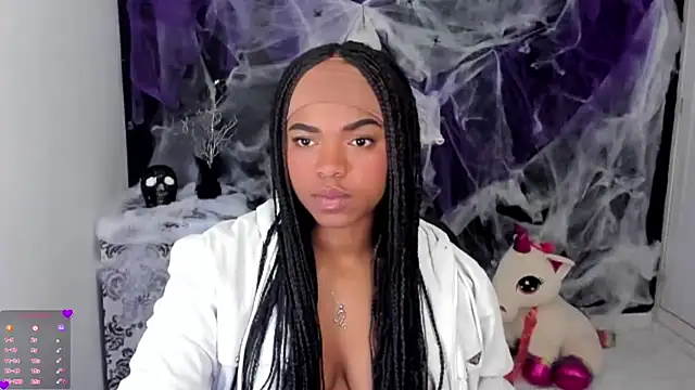 Snapshot of Marce_22 chatting on October 13, 2025, 8:42 pm Marce 22 online show from October 13, 2025, 8:42 pm