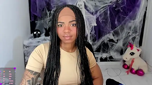 Snapshot of Marce_22 chatting on October 14, 2025, 4:52 pm Marce 22 online show from October 14, 2025, 4:52 pm