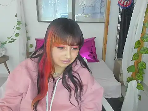lussyevans24 online show from January 14, 2025, 10:17 am