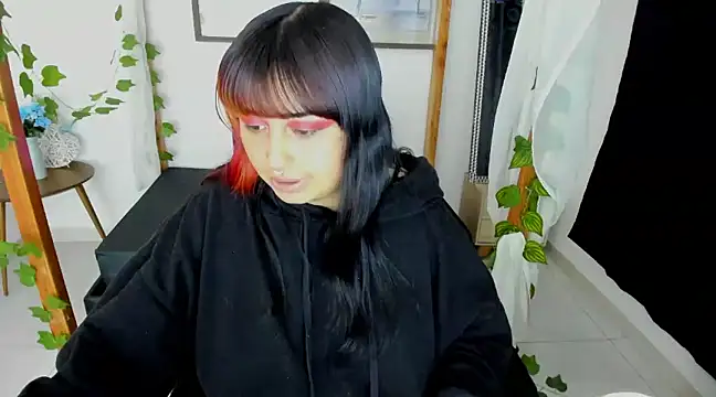 lussyevans24 online show from January 17, 2025, 10:44 am