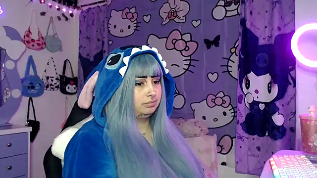 lussyevans24 online show from October 6, 2025, 5:05 am