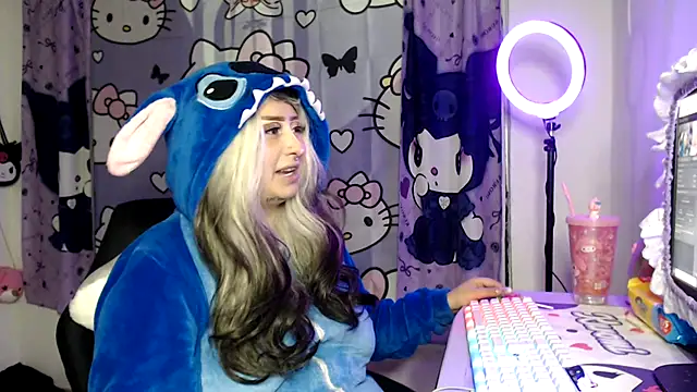 lussyevans24 online show from November 11, 2025, 3:50 am