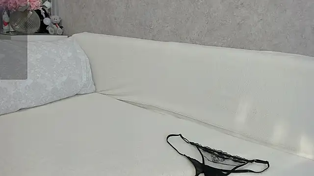 Snapshot of angelica_marquise chatting on February 5, 2026, 9:36 am angelica marquise online show from February 5, 2026, 9:36 am