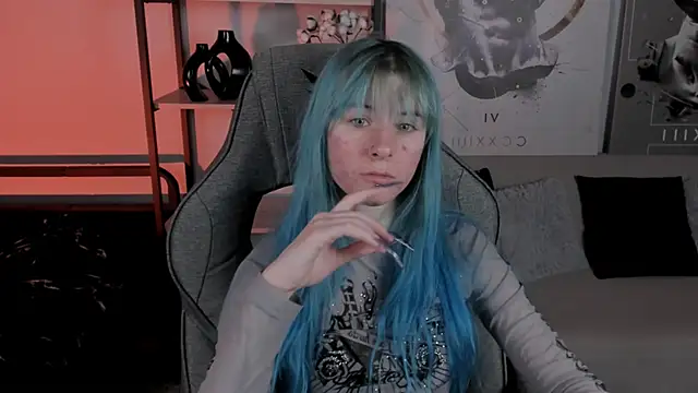 LexiWenford online show from October 7, 2025, 2:53 am