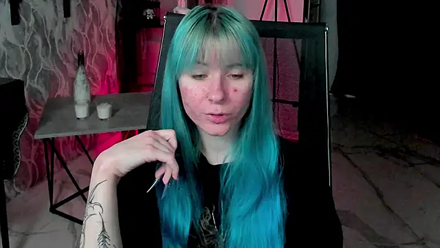 LexiWenford online show from October 10, 2025, 2:43 am