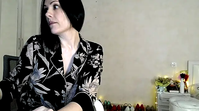 Devil Goddess online show from December 23, 2024, 9:40 pm
