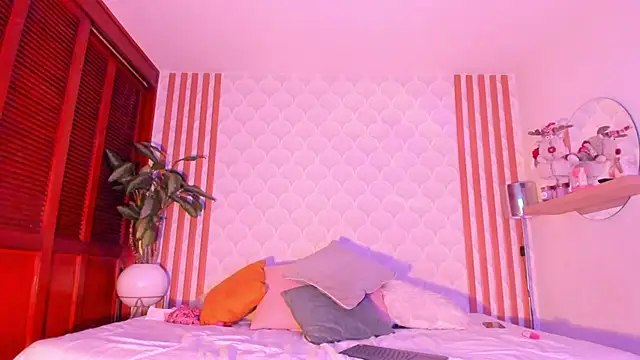 PamelaReall online show from December 15, 2024, 11:20 pm