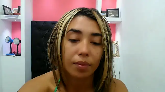 Dona Tela online show from December 17, 2024, 3:28 pm