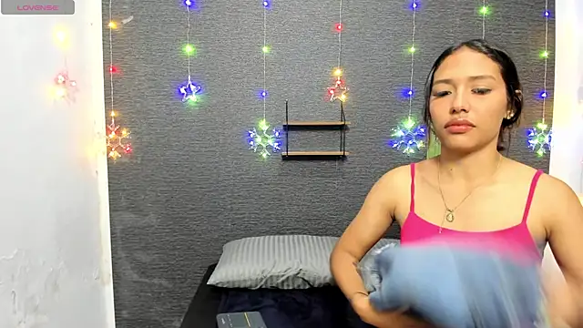 monse 02 online show from December 29, 2024, 2:21 pm