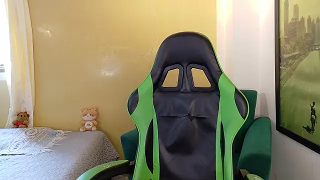 kittyzenn online show from March 12, 2026, 4:02 pm