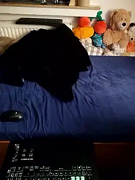 Dennis 2024 online show from September 8, 2025, 5:01 pm