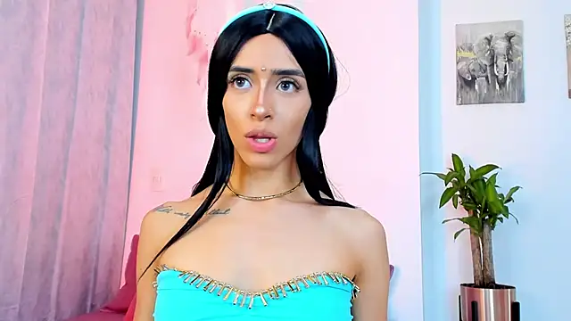 StormiRusso online show from January 31, 2025, 2:37 am