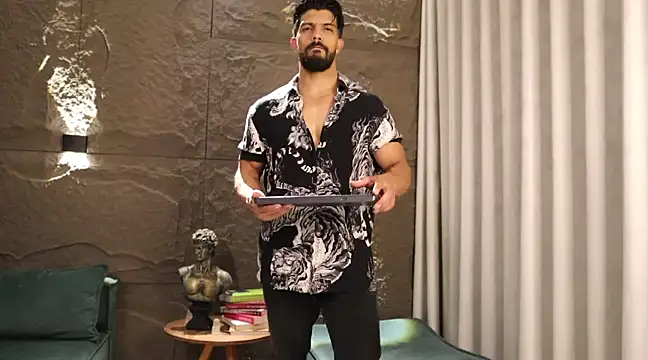 DannSaenz online show from March 4, 2025, 9:00 pm