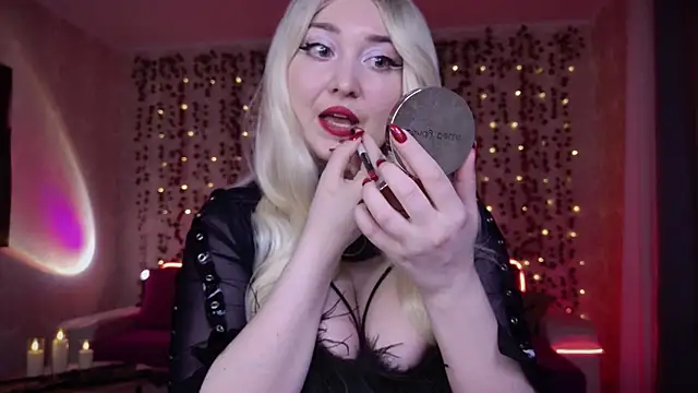 AllisonBlack  online show from November 8, 2025, 3:23 pm