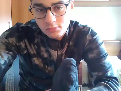 Eggsyapel online show from November 10, 2025, 3:11 pm