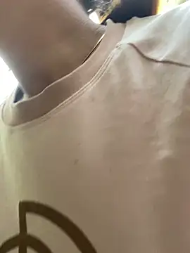 Linaannn online show from March 12, 2025, 11:22 pm