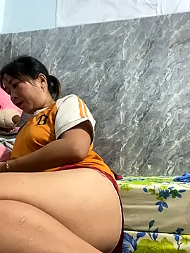 Linaannn online show from November 18, 2025, 11:37 pm