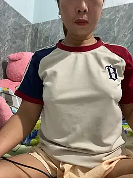 Linaannn online show from December 2, 2025, 11:56 pm