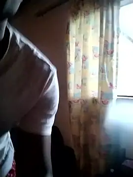 Snapshot of Convertiblechulo chatting on January 6, 2026, 3:32 am Convertiblechulo online show from January 6, 2026, 3:32 am