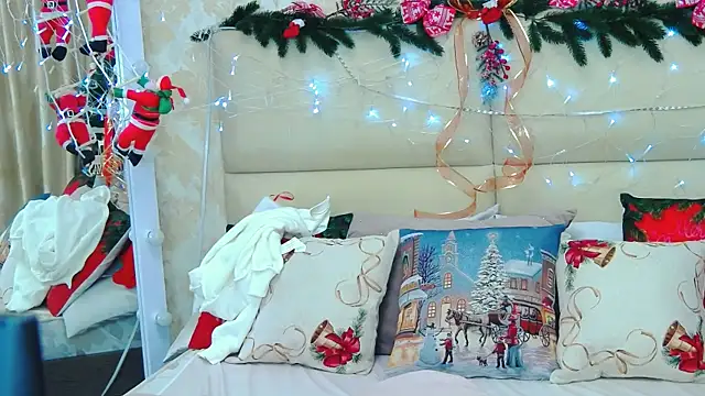 VioletUmi online show from December 17, 2024, 2:55 pm