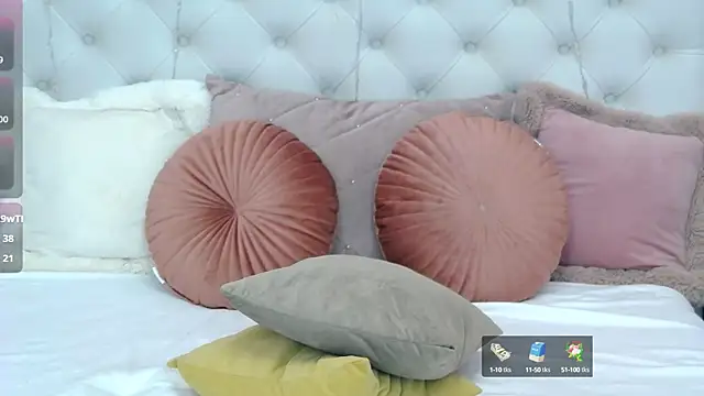 VioletUmi online show from February 28, 2025, 2:20 pm