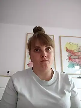 CoddessCrystal online show from September 26, 2025, 12:09 pm