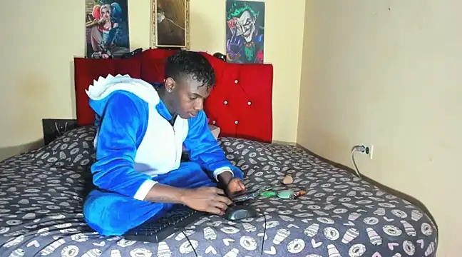blackWhite hot online show from January 24, 2025, 9:49 am