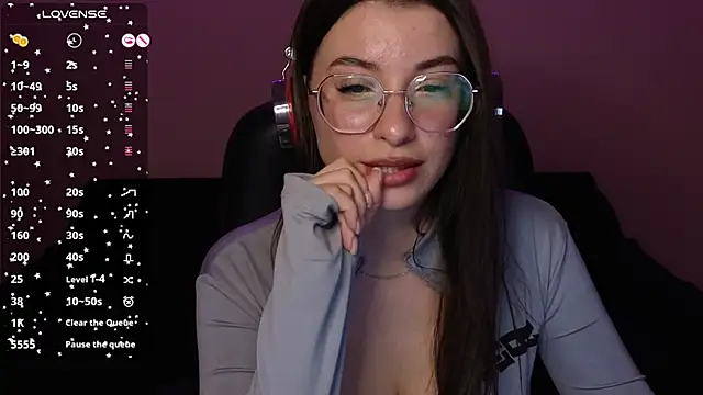 Snapshot of EuphoriaHaily chatting on December 17, 2024, 5:04 pm EuphoriaHaily online show from December 17, 2024, 5:04 pm