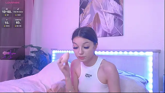 Snapshot of Veronica_leal chatting on November 17, 2025, 12:00 pm Veronica leal online show from November 17, 2025, 12:00 pm