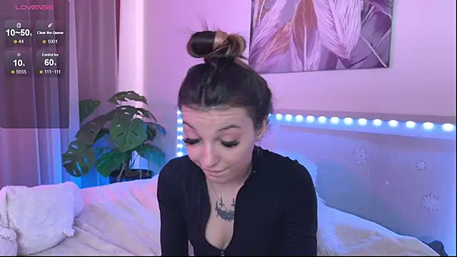 Veronica leal online show from May 11, 2026, 8:20 am