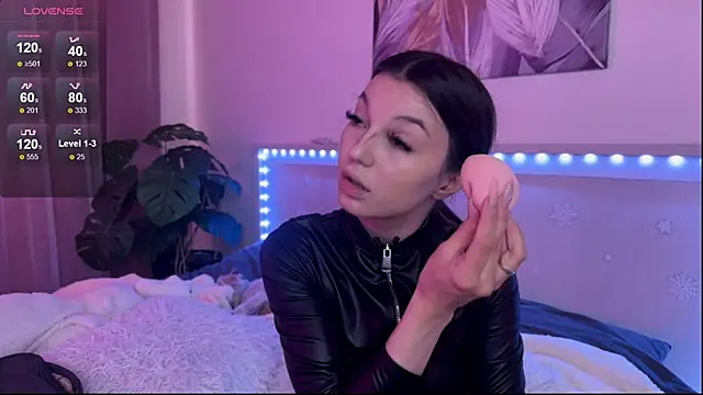 Veronica leal online show from June 17, 2026, 9:56 am