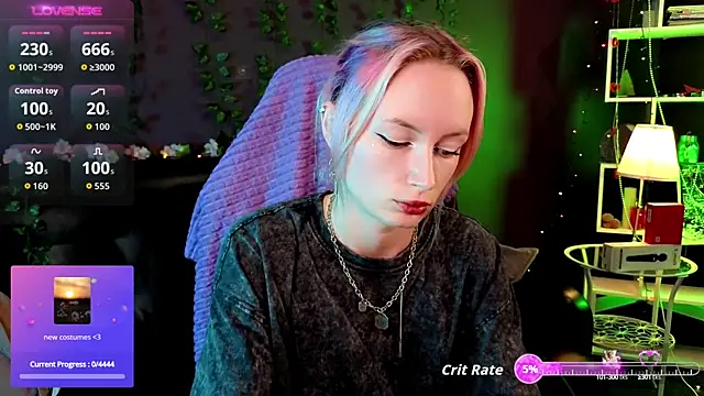  HelenCarter online show from October 3, 2025, 8:50 pm